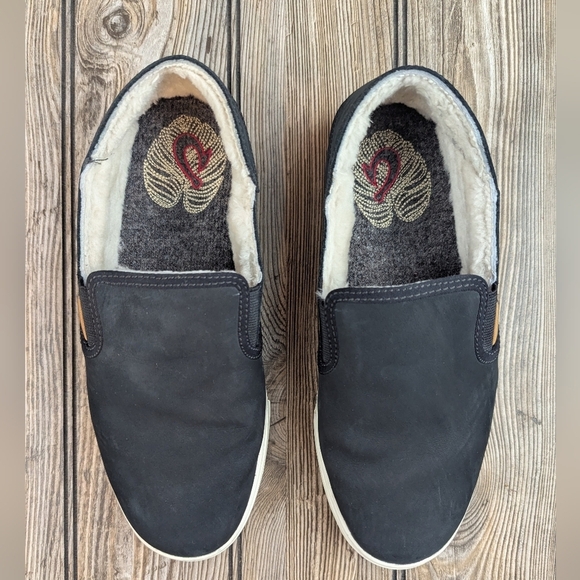 OluKai Pehuea Heu Size 8 Black Leather Sheep Fur Inner Lining - Picture 1 of 10